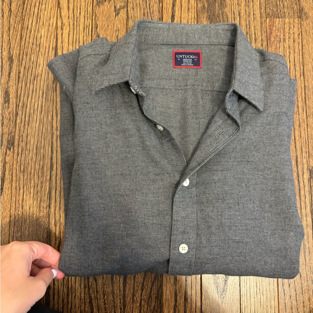 UNTUCKit Men's Gray Shirt - never worn